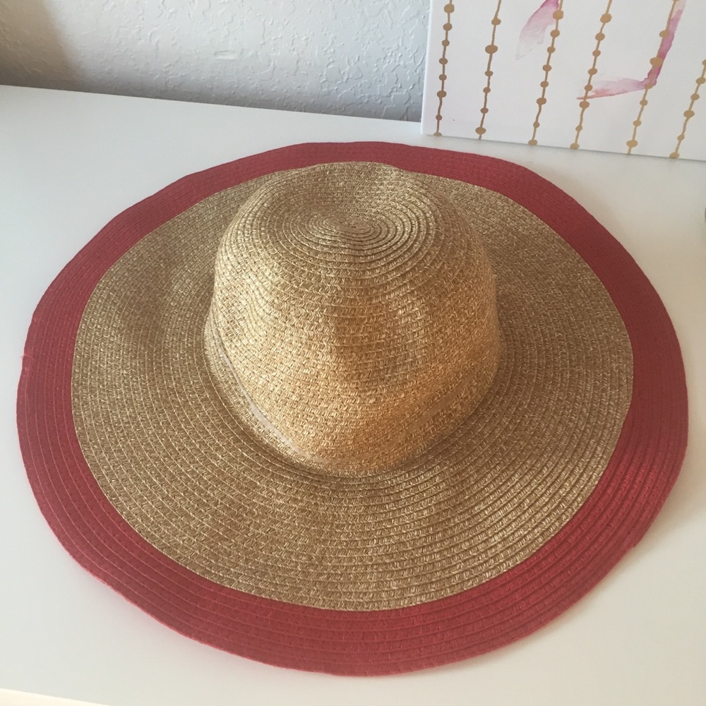 NWOT Red and Tan Straw Floppy Beach Hat never worn
